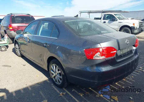 2013 Volkswagen Jetta 2.5L Se z USA, uszkodzony, nr VIN 3VWDX7AJ7DM410758